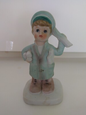 F.E.i Incorporated Statue Newspaper Boy