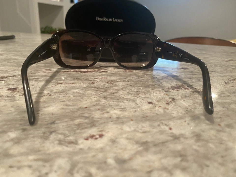 Gafas de sol para mujer en muy buen estado usadas! Foto 3 de 4