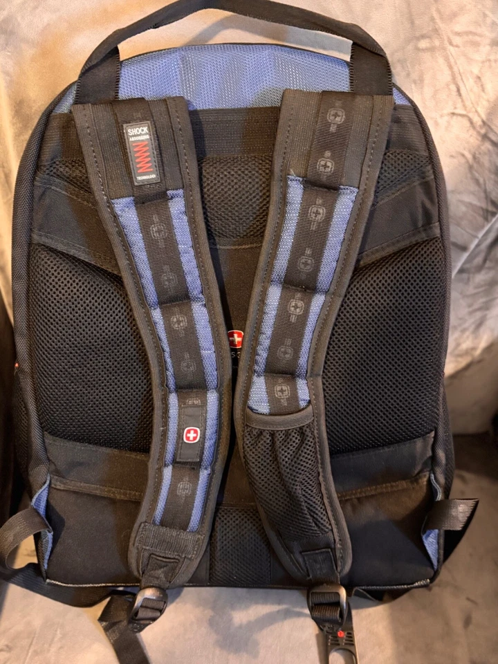 SWISSGEAR Wenger Ibex 17 inch Laotop, Weekender & Hiking Back Pack 9 Zip Pockets - Image 3 of 4