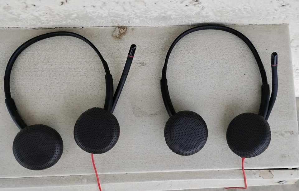 2 Plantronics Blackwire C3220 Wired Stereo USB Headsets w/ Noise-Cancelling Mic - Image 3 of 4