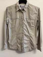 Women’s Columbia medium hiking/outdoor long sleeve shirt - tan