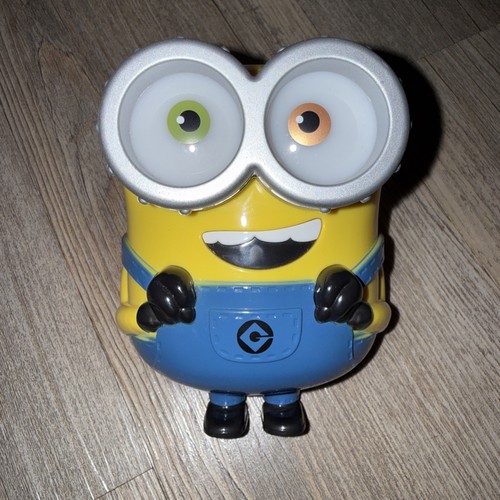 Despicable Me Minions Bob 3D Light LED Wall Light Large 5” Tall Fun For Kids