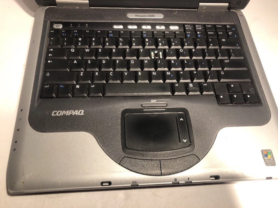 Portátil HP Compaq Presario 2100 CPU Intel Celeron 1 GB RAM sin disco duro Foto 2 de 4