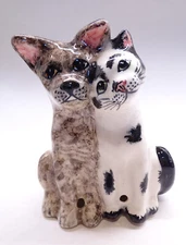 ENGLAND, Black/White Cat & Dog Buddies Pie Bird Vent BLP Babbacombe Pottery