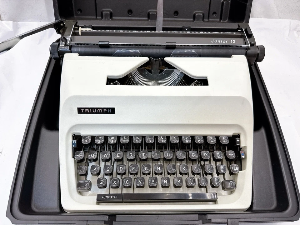TRIUMPH Junior 12 Manual Typewriter w/ Case Made in Japan Tested movie - Image 2 of 4