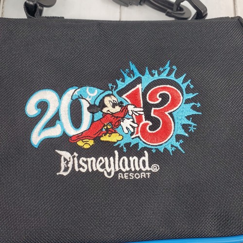Disneyland Resort 2013 Pin Trading Holder Travel Bag Organizer Black With 5 Pins - Picture 3 of 15