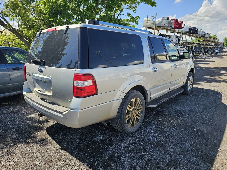 Used Air Cleaner Assembly fits: 2011 Ford Expedition 5.4L 3V from 02/15/10 Grade - Image 4 of 4