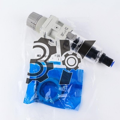 1PCS NEW SMC   pressure reducing valve AW30-03D-A (B)+Stent *rr