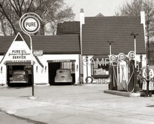 1940s PURE OIL Service Station  Photo  (231-N)