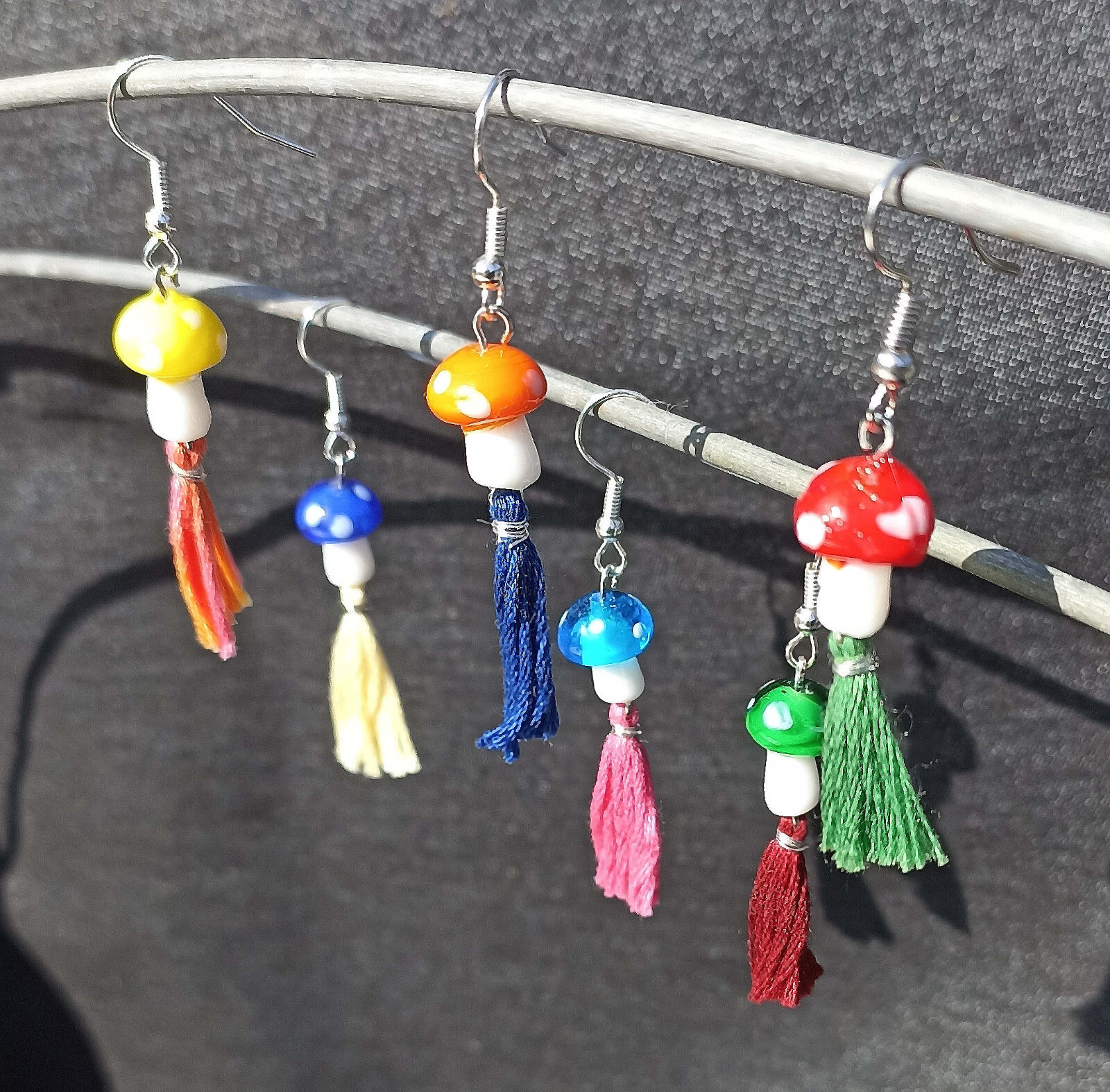 Genial Pendientes Coloridos Rainbow Road - Setas Goa Psy Trance Nerd Mario Hippie Freak