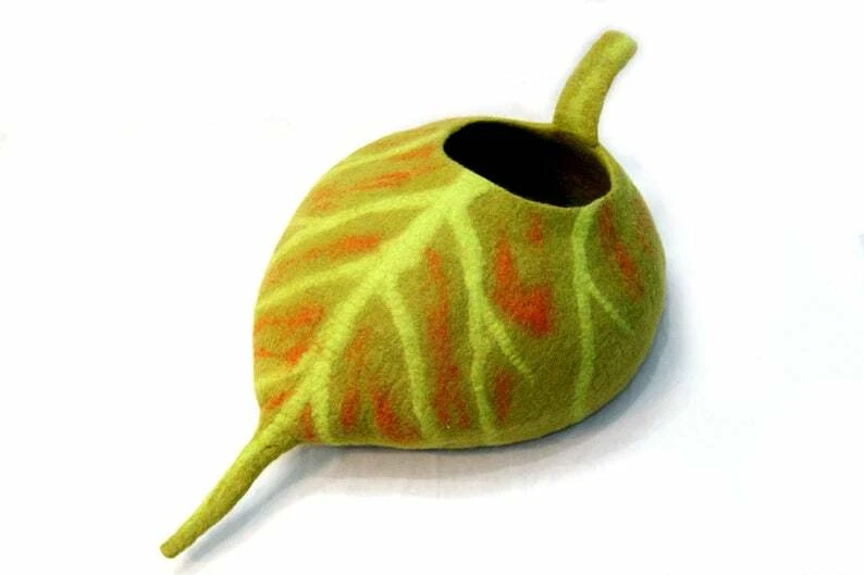 Felted Cat Cave In Leaf Design| Ped Bed For Your Feline Friend| Wool Pet House
