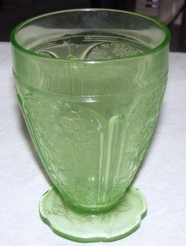 Vintage Jeannette Green Cherry Blossom Scallop Foot Tumbler, 4 1/4"