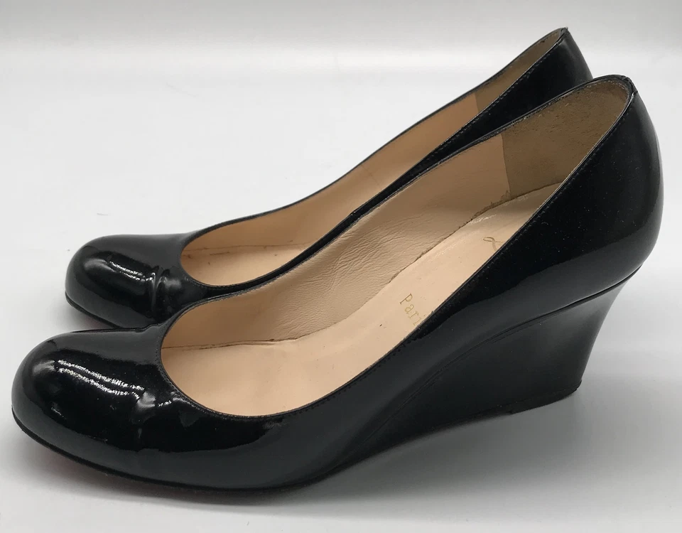 Zapatos de salón Christian Louboutin negros punta redonda charol cuña talla 38 Foto 3 de 4