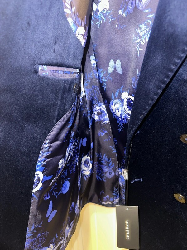 Gianni Feraud cross button blazer , velour, size 40”, RRP £225 40S·New with image 4