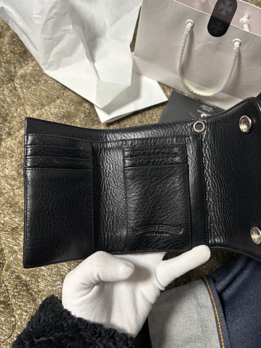 Chrome Hearts Wave Mini Cross Ball Button Leather Wallet Chrome Hearts Wave Mini Cross Ball Button Leather Wallet