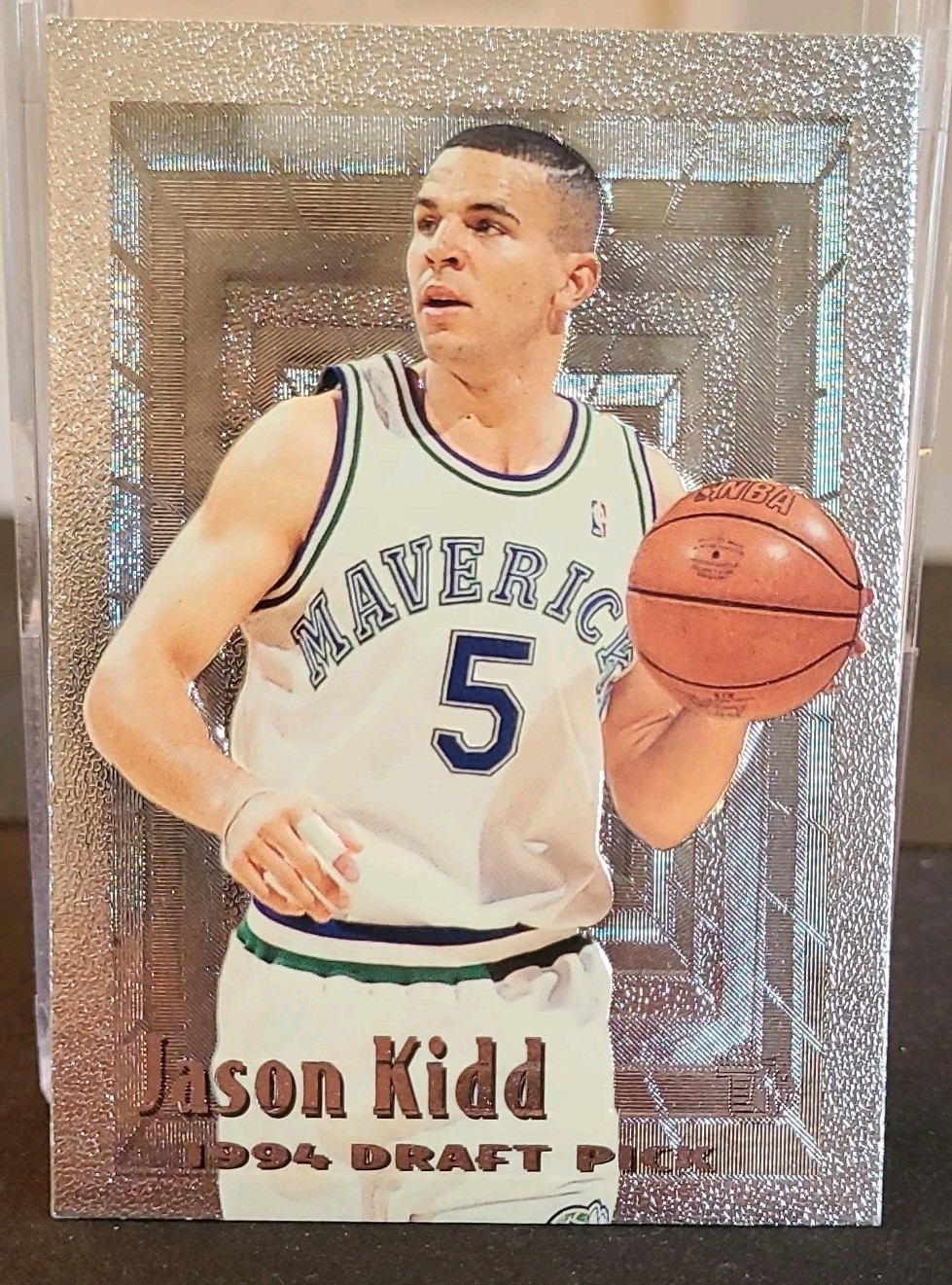 1994-95 Topps Embossed Jason Kidd #102 (RC) Dallas Mavericks Rookie Card Cal