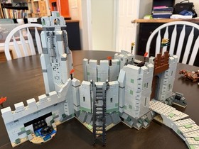 LEGO 9474 Battle of Helm's Deep Lord of the Rings 99% Complete