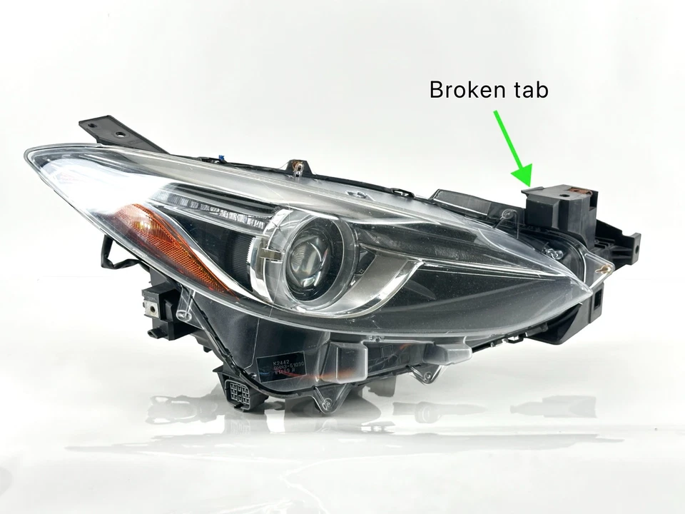 Fabricante de equipos originales Mazda 3 2014-2016 lado derecho del pasajero sin faro HID de xenón adaptativo Foto 3 de 4