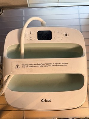 Cricut EasyPress 2 9 x9  Heat Press + Safety Base (Great Condition)