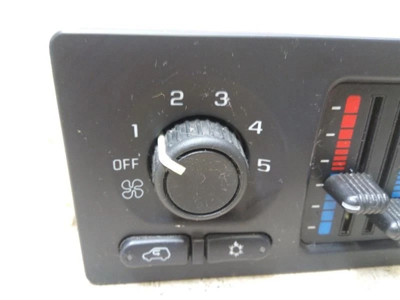 Climatizador de temperatura con descongelación trasero 15084170 se adapta a 02 GMC ENVOY F52 Foto 2 de 4