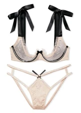 Victoria’s Secret Dream Angels NYE Balconette Bra 36D & panty L set Champagne