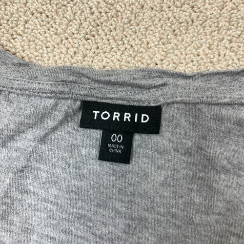 Torrid T-Shirt Women's Size 00 Short Sleeve Heather Gray V-Neck - Picture 3 of 8