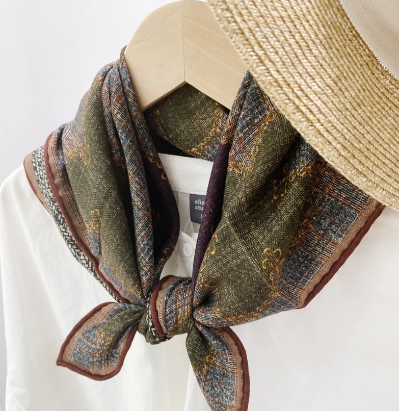 Bufanda envolvente 70 % cachemir 30 % seda negra estampado de caballo chal estampado de doble cara 27"" Foto 2 de 4