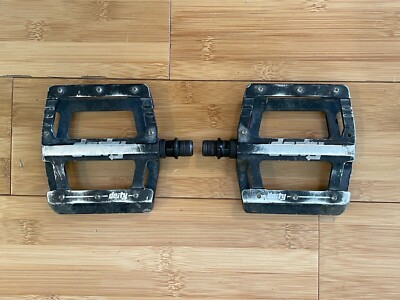 Deity Black Kat Platform Flat Down Mountain Bike BMX Enduro Pedals