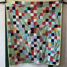 vintage patchwork baby quilt 42 x 35 has some pilling see pics