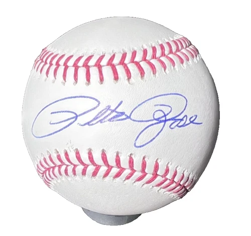 Pete Rose Autographed OML Rawlings Baseball w/ Display Case **VERY CLEAN BALL***