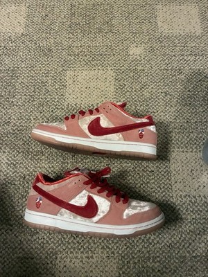 Size 8 - Nike Dunk Low SB x StrangeLove Valentines Day