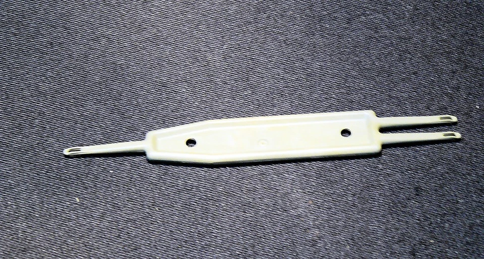 POINCON 1 et 2 CHAS  MACHINES à TRICOT GROSSE LAINE