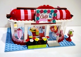 LEGO 3061 Friends City Park Cafe Clean Complete 2012 Stephanie Emma No Box 