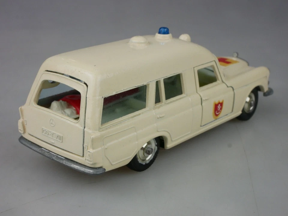 K-06B Mercedes-Benz 'Binz' Ambulance - 81349 Matchbox Kingsize Lesney - Bild 4 von 4