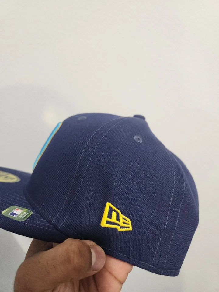 Sombrero ajustado New Era 59Fifty Milwaukee Brewers Día del Padre azul/dorado talla 7 1/8 Foto 4 de 4