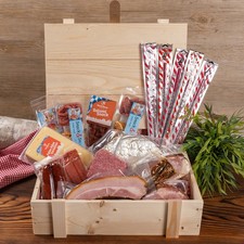 Wurstbaron® Wurst & Käse Geschenk-Kiste aus Holz mit Beschlägen