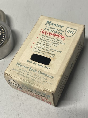 Candado combinado vintage MASTER LOCK 1525 con caja y sello original ¡NUEVO! - Imagen 3 de 8