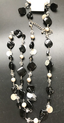 NEW OLD STOCK CHARMING CHARLIE GIFT SET EXTRA LONG BLACK BEADS & SILVER DISKS