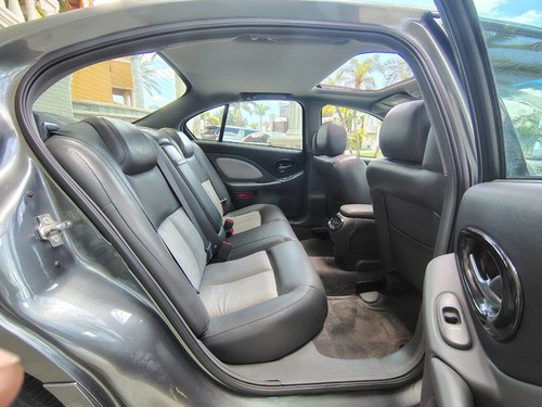 2005 Pontiac Bonneville GXP - 1 OWNER - CLEAN CARFAX - 74K LOW MILES - RARE FIND - Foto 10 di 24