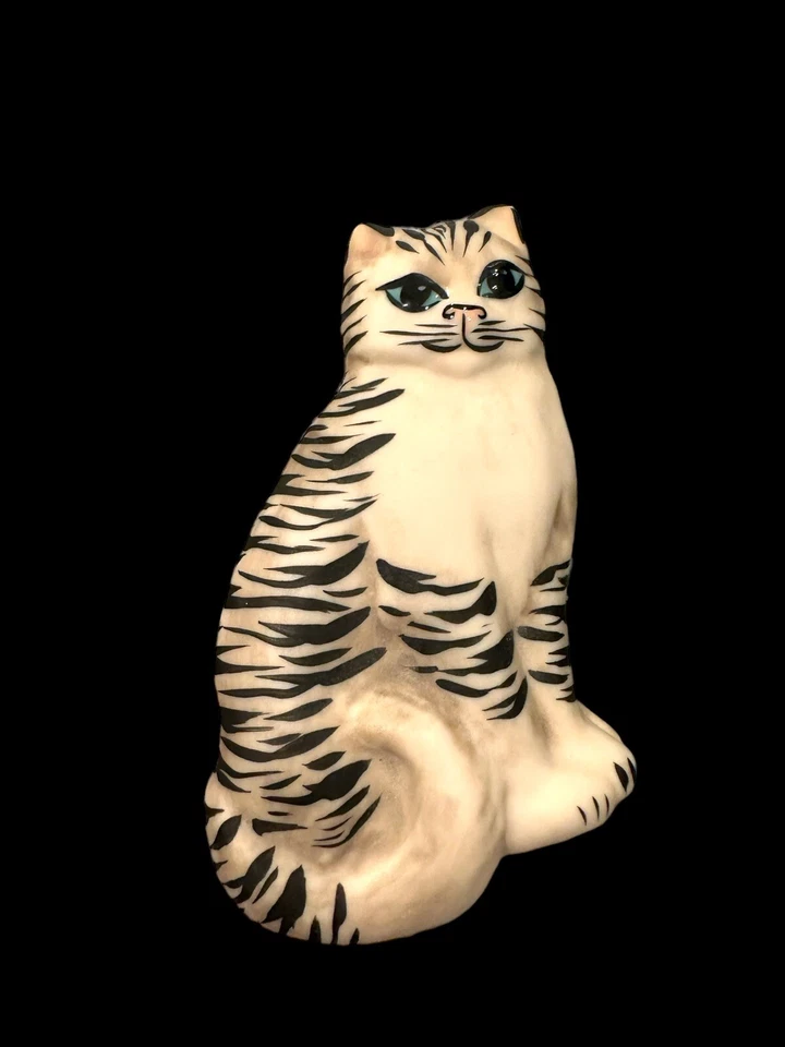 Carol Haley Cat Porcelain Trinket Box Artist Signed READ - Image 2 of 4