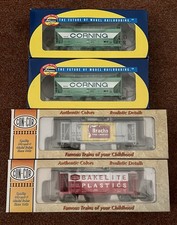 HO Scale Freight Car Lot of 4 Athearn RTR Corning Glass Con-Cor Covered Hoppers