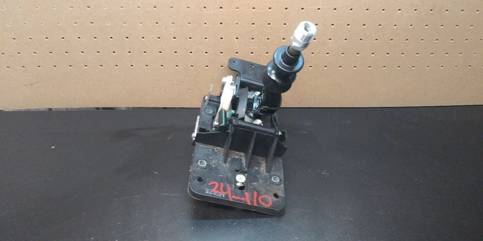 Conjunto de palanca de cambios Subaru WRX 2015 OEM 35010VA031 Foto 4 de 4