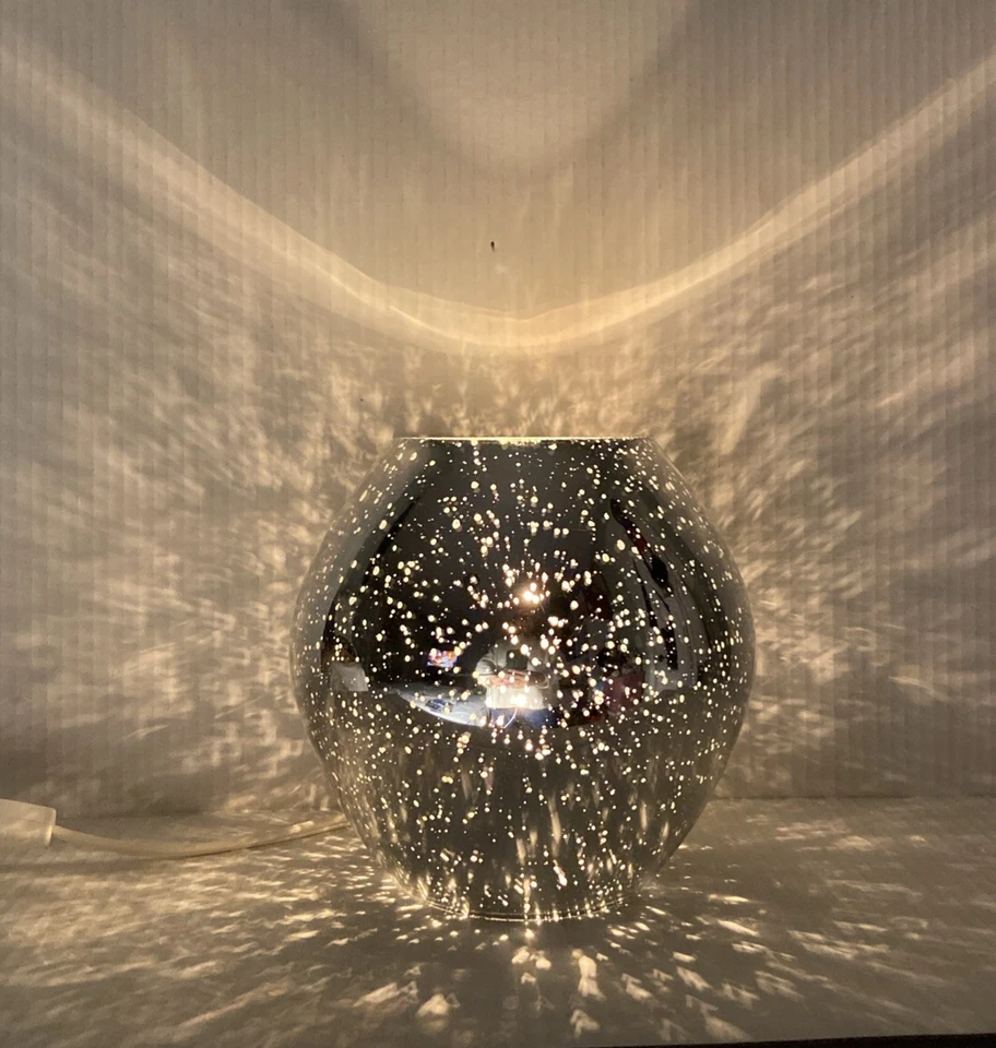 Lámpara de mesa IKEA Knubbig metálica plateada vidrio globo era espacial moderna luz de mesa Foto 2 de 4