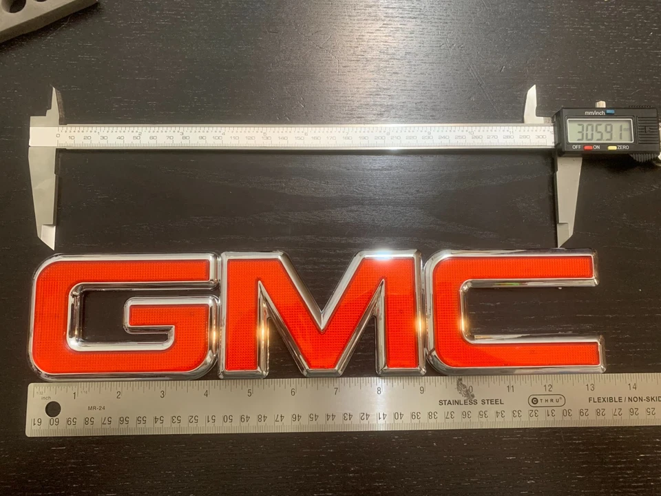 Red Front Grille Emblem Badge w/Pins for GMC Sierra 1500 2500HD 3500HD 2014–2019 - Image 2 of 4
