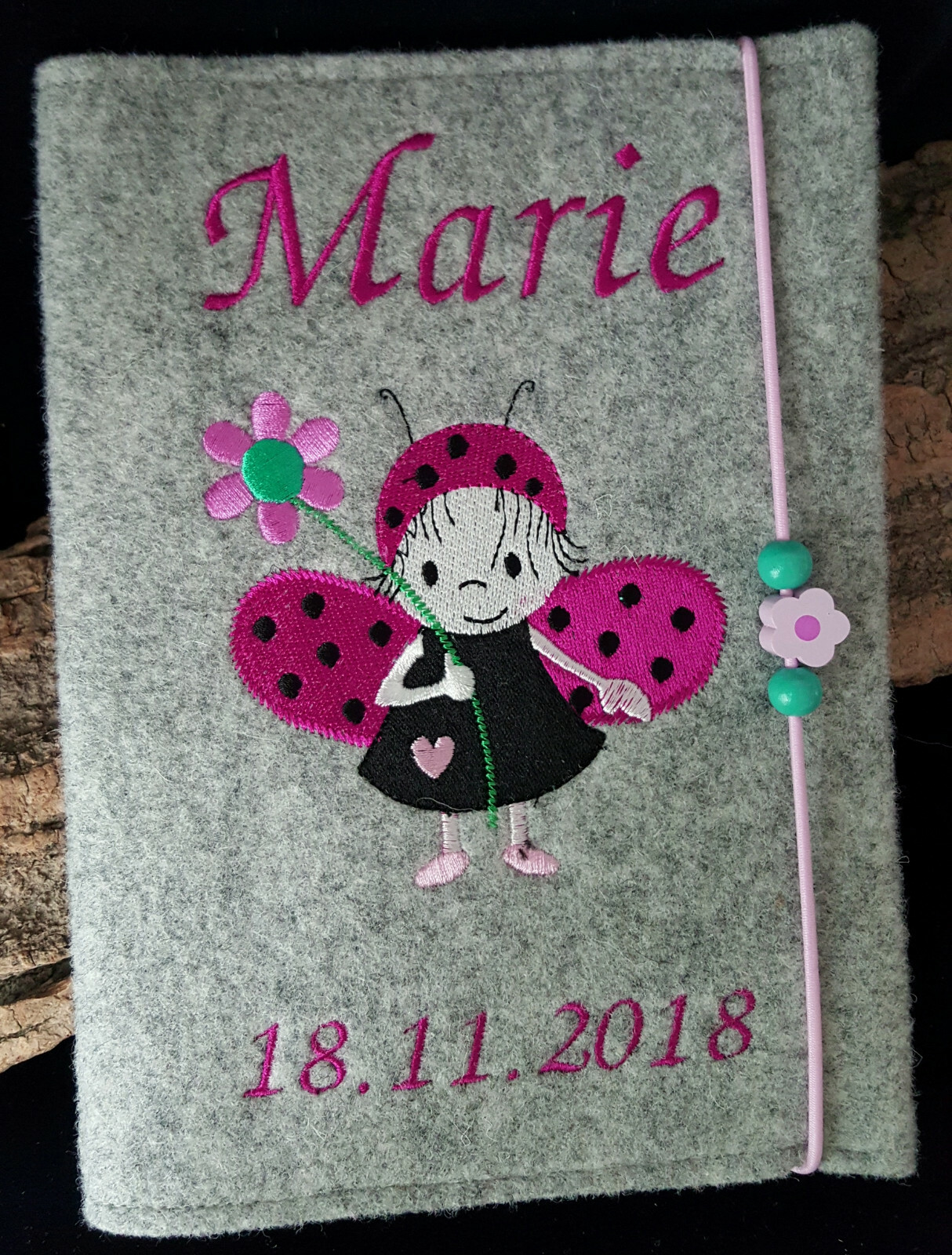 Marienkäfer U-Heft Hülle Uhefthülle Untersuchungshefthülle mit Namen bestickt