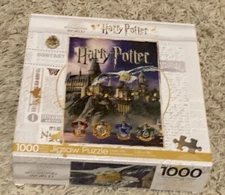 NEW Harry Potter Wizarding World "Hogwarts & 4 House Crests" 1000 Piece Puzzle