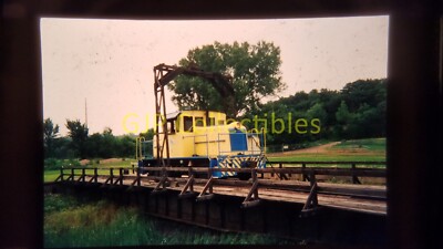 18510 35MM Train Slide ENGINE LOCOMOTIVE RR OLD SWITCHER