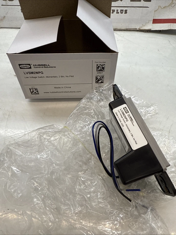 Interruptor de baja tensión Hubbell, momentáneo, 2 botones, gris LVSM2NPG Foto 2 de 2