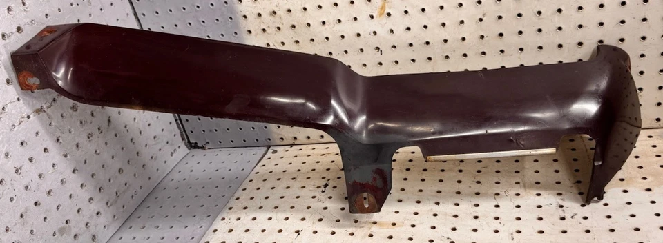 1973 Pontiac Grand Prix para-choque traseiro passe destro válvula inferior acabamento moldura - Imagem 2 de 4