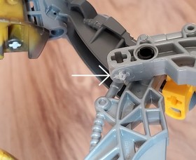 LEGO Bionicle Carapar 8918 Barraki Complete With 2 Squids